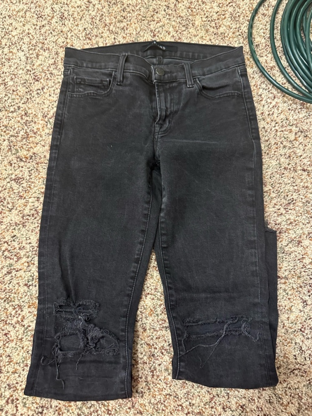 Black Distressed Cropped Jeans